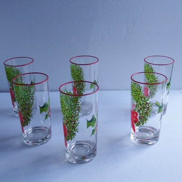 Set of 6 Holiday Wreath/Holly Themed Glasses - Picture 4 of 5